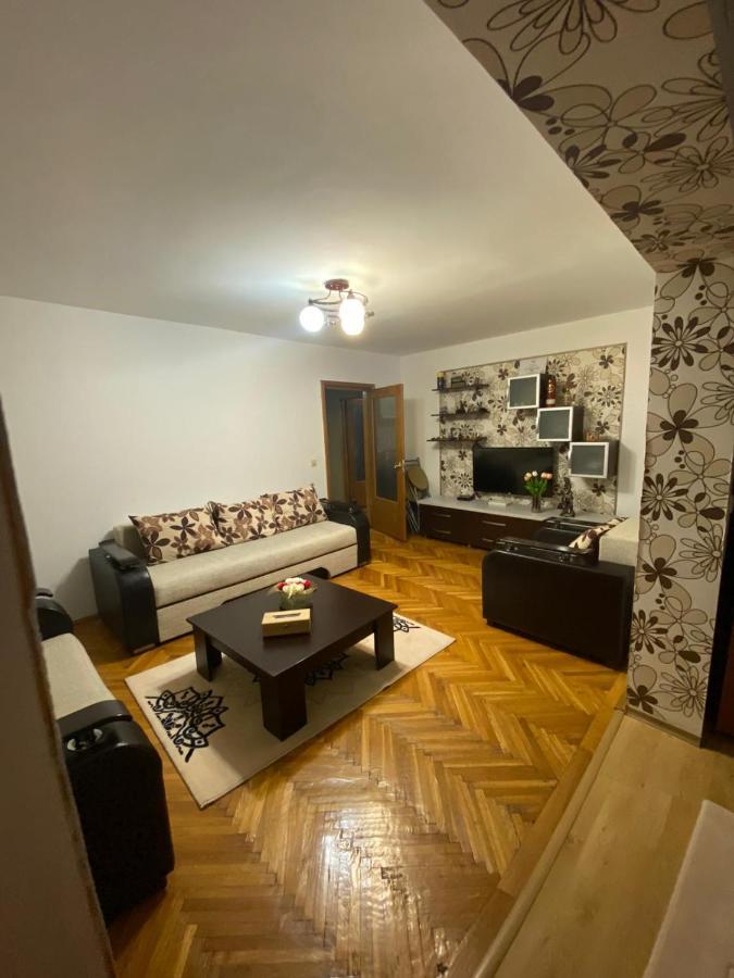 Appartamento Friend'S House Piteşti Esterno foto